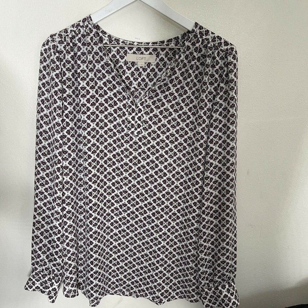 ANN TAYLOR LOFT Long Sleeve floral blouse Size Lar - Picture 2 of 8